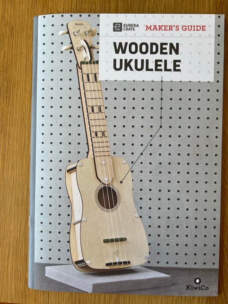 KiwiCo Labs Bouwdoos "Ukelele", Overige thema's, Beige, Zo goed als nieuw, Educatief