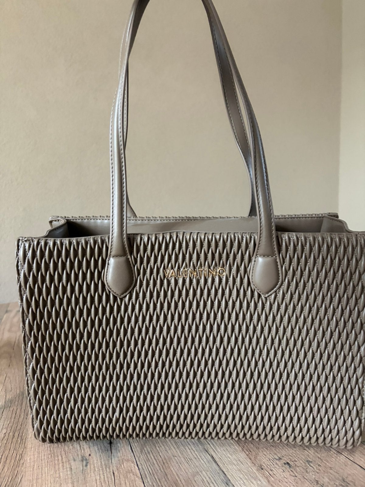 Valentino tas, taupe, Sieraden, Tassen en Uiterlijk, Tassen | Damestassen, Ophalen of Verzenden, Zo goed als nieuw, Bruin, Handtas