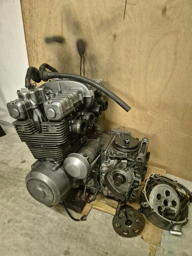 Motorblok en onderdelen kawasaki zephyr zr550 TEAB!!, Ophalen, Gebruikt
