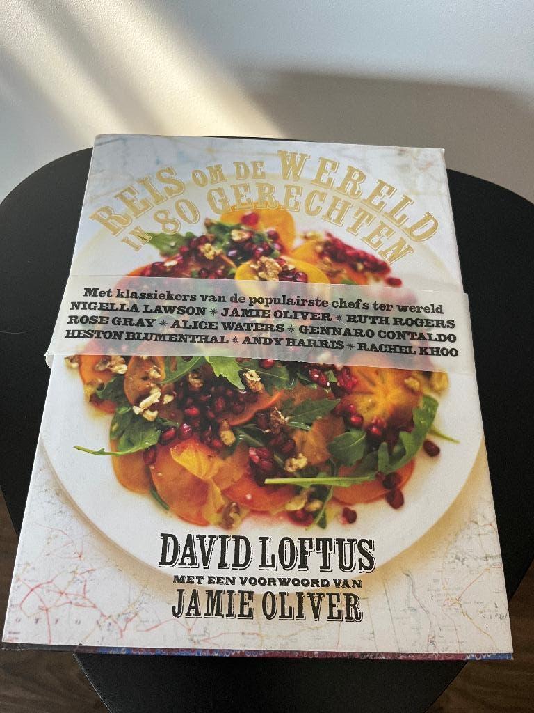 Kookboek; reis om de wereld in 80 gerechten, Boeken, Kookboeken, Ophalen of Verzenden, Zo goed als nieuw, David Loftus, Hoofdgerechten