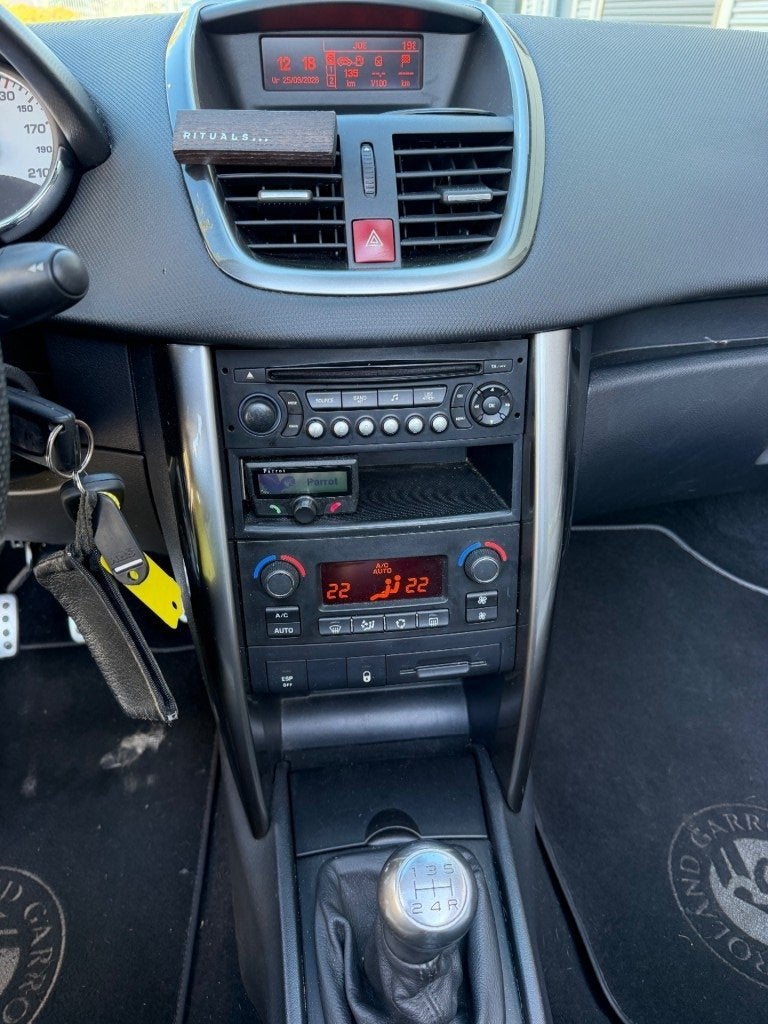 Peugeot 207 1.6 VTi Roland Garros LEER CLIMA LMV NETTE AUTO, Auto's, Voorwielaandrijving, Euro 5, Gebruikt, 4 cilinders