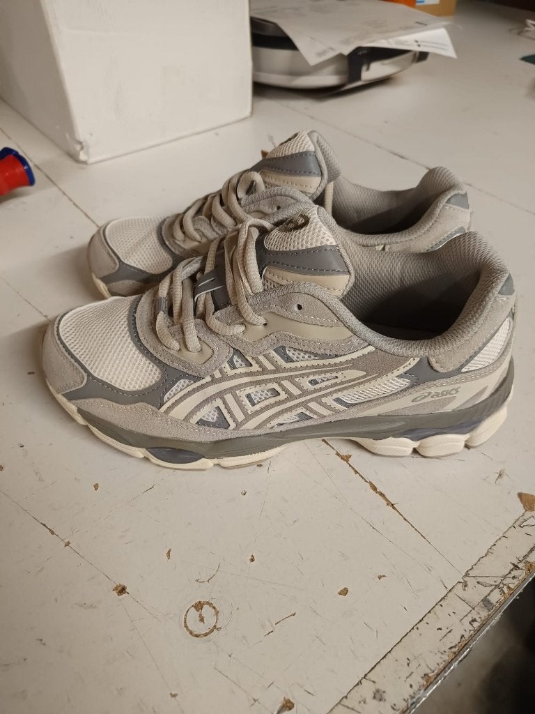 Nieuwe ASICS GEL-NYC Cream Oyster Grey Sneakers - EU 40, Overige kleuren, Nieuw, Ophalen of Verzenden, Sneakers of Gympen