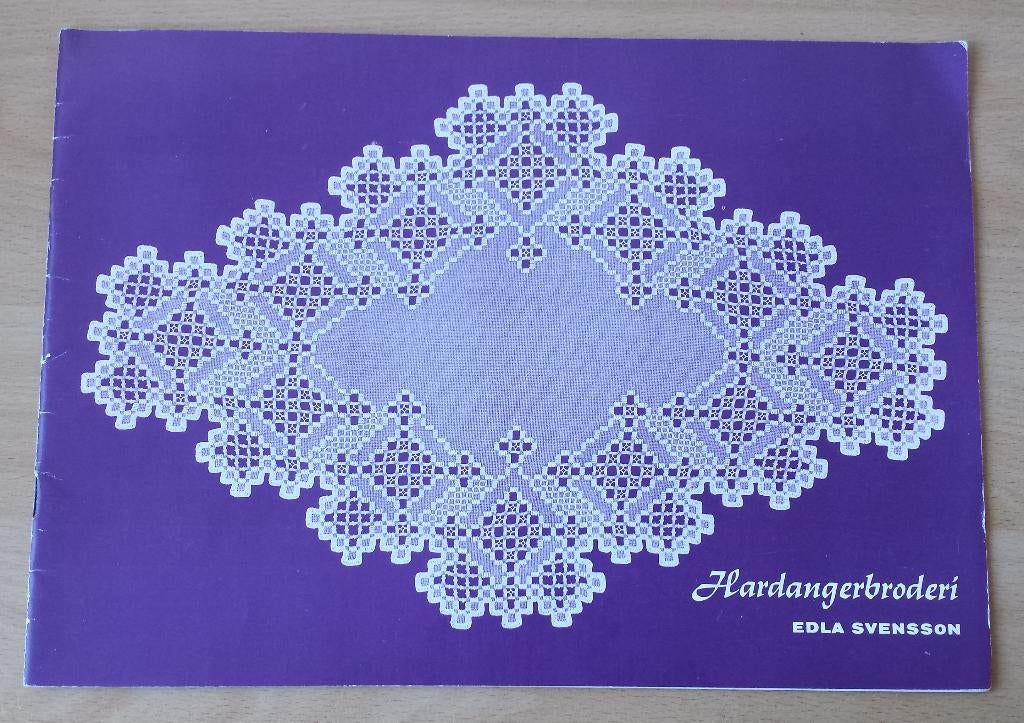 Hardanger Broderi - Edla Svensson - jaren 60, Patroon, Gebruikt, Ophalen of Verzenden, Nvt