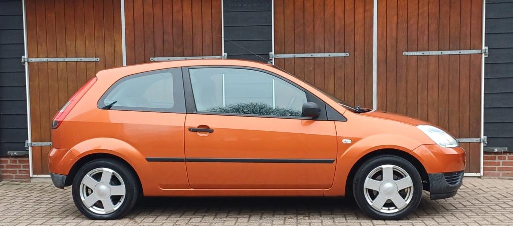 Ford Fiesta 1.25-16V Centennial | Airco | NAP | Stuurbekrach, Auto's, Ford, 15 km/l, 1242 cc, 4 cilinders, Bruin