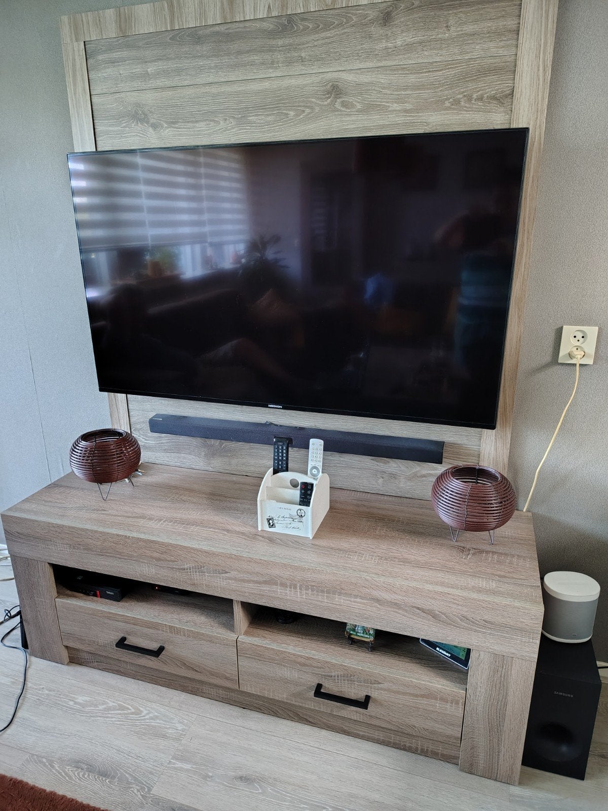 TV meubel, Ophalen