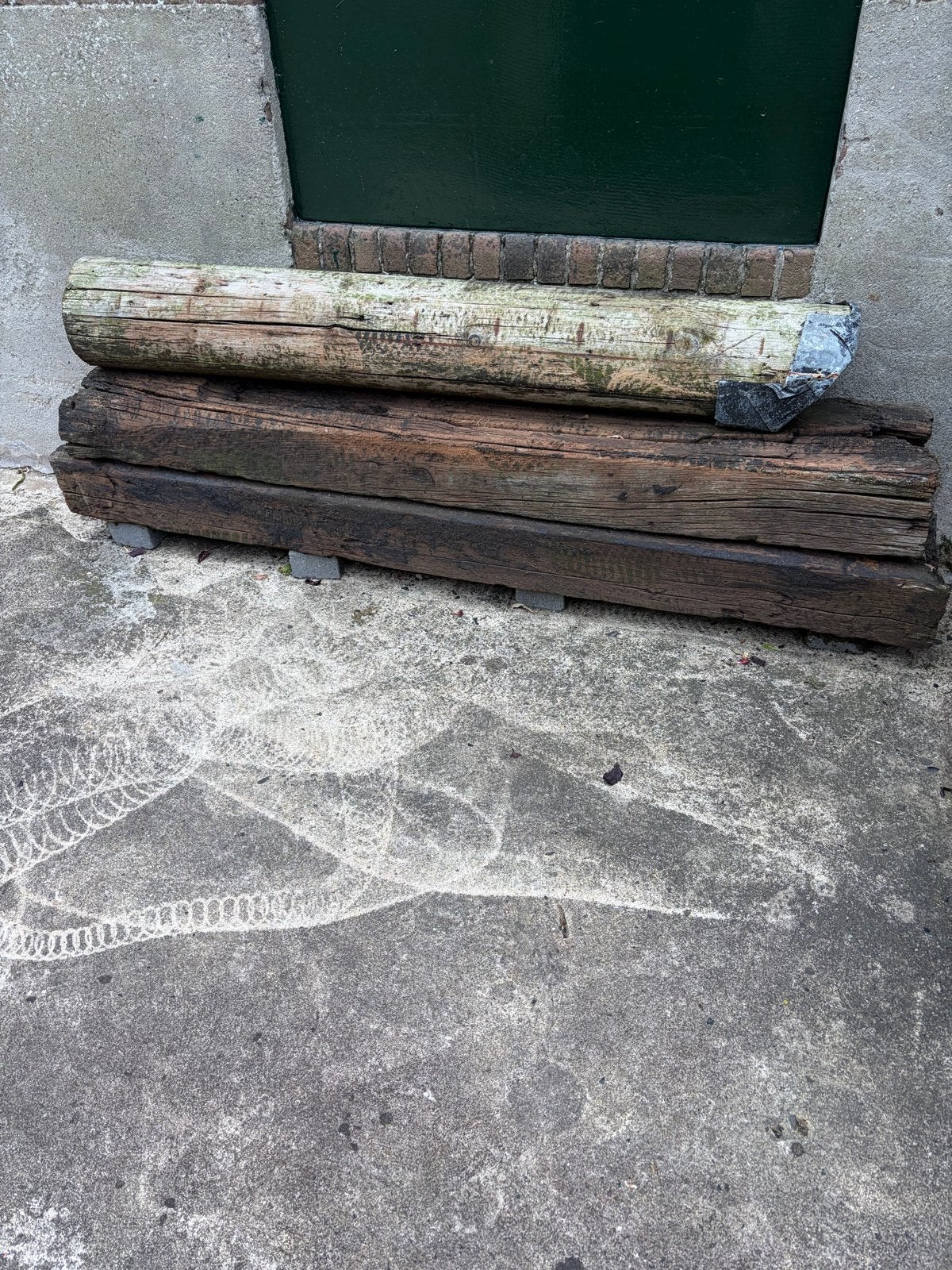 Twee bielzen en een paal, Doe-het-zelf en Verbouw, Hout en Planken, Ophalen, Gebruikt, Balk, Overige houtsoorten