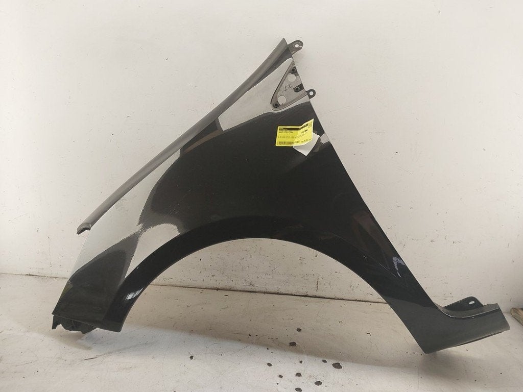 Spatbord Links Voor Renault Clio III (BR/CR) 2008 631014270R, Gebruikt, Renault Deutschland AG, Dialog.deutschland@renault.de