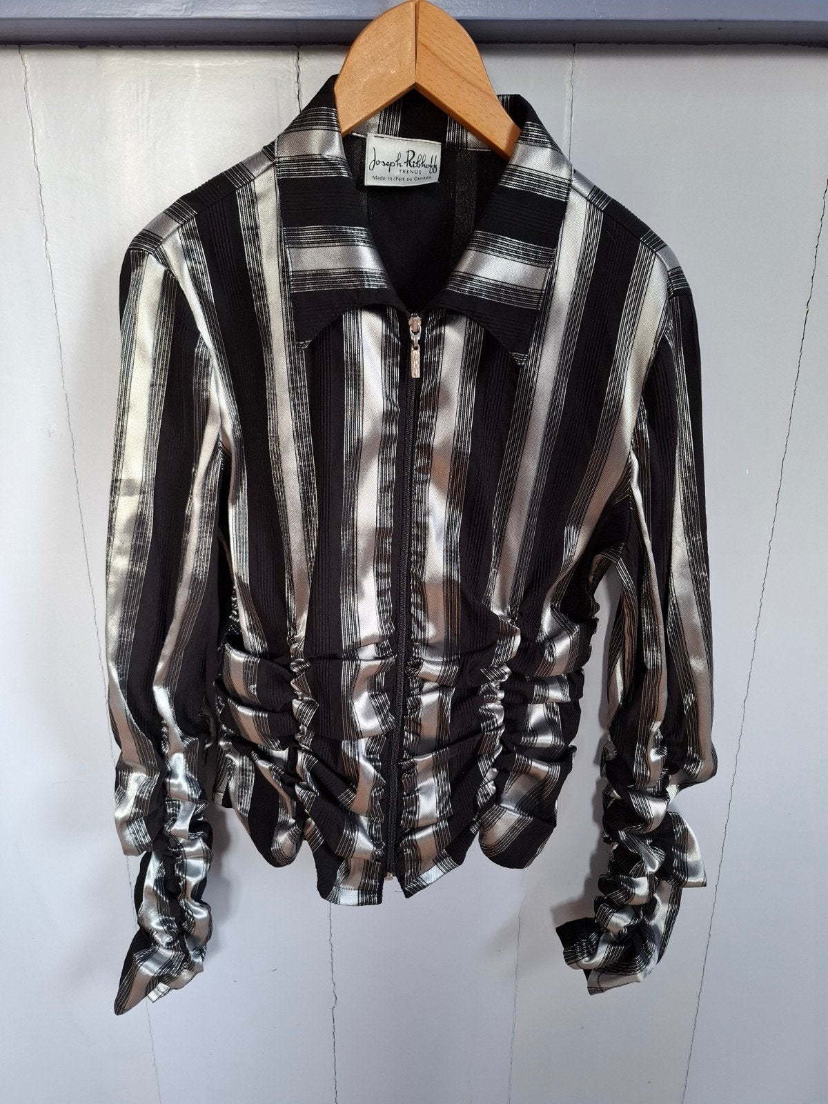 Zwart/Zilver gestreepte "Joseph Ribkoff" dames blazer. Mt.S., Kleding | Dames, Zwart, Joseph Ribkoff, Ophalen of Verzenden, Zo goed als nieuw