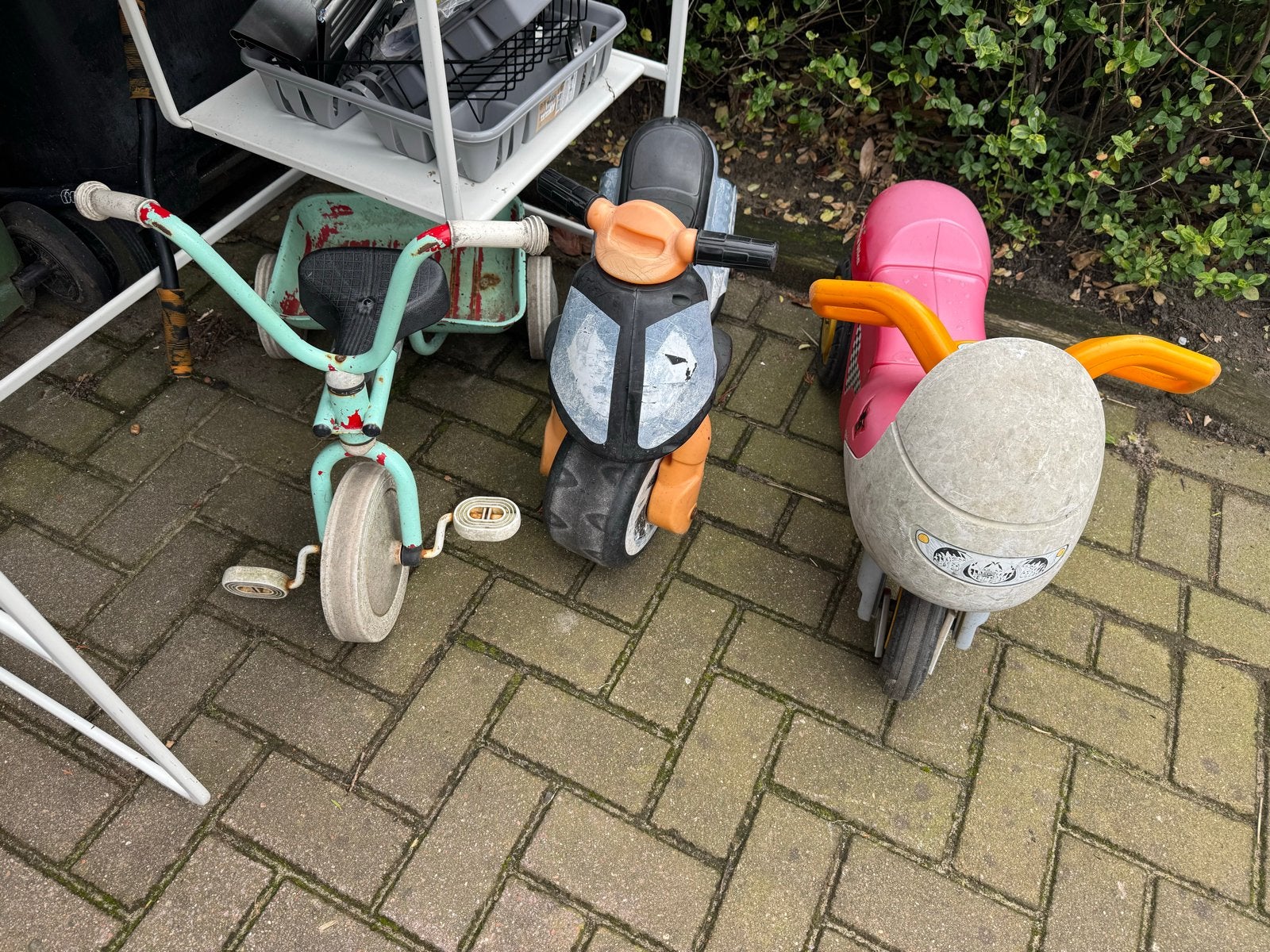 Diverse kinderfietsjes en loopvoertuigen, Ophalen, Gebruikt, Loopvoertuig
