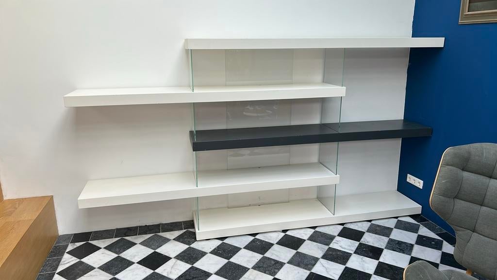 Moderne design boekenkast met glazen zijpanelen, Huis en Inrichting, Kasten | Boekenkasten, Met plank(en), Gebruikt, 150 tot 200 cm