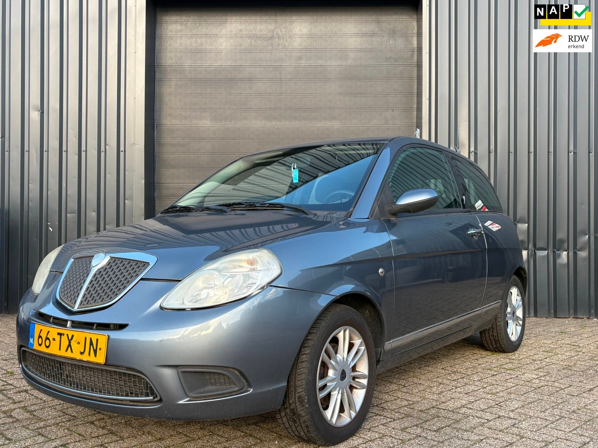 Lancia Ypsilon 1.4 Oro-Airco-LEES TEKST, Auto's, Voorwielaandrijving, Stof, Gebruikt, 31 €/maand