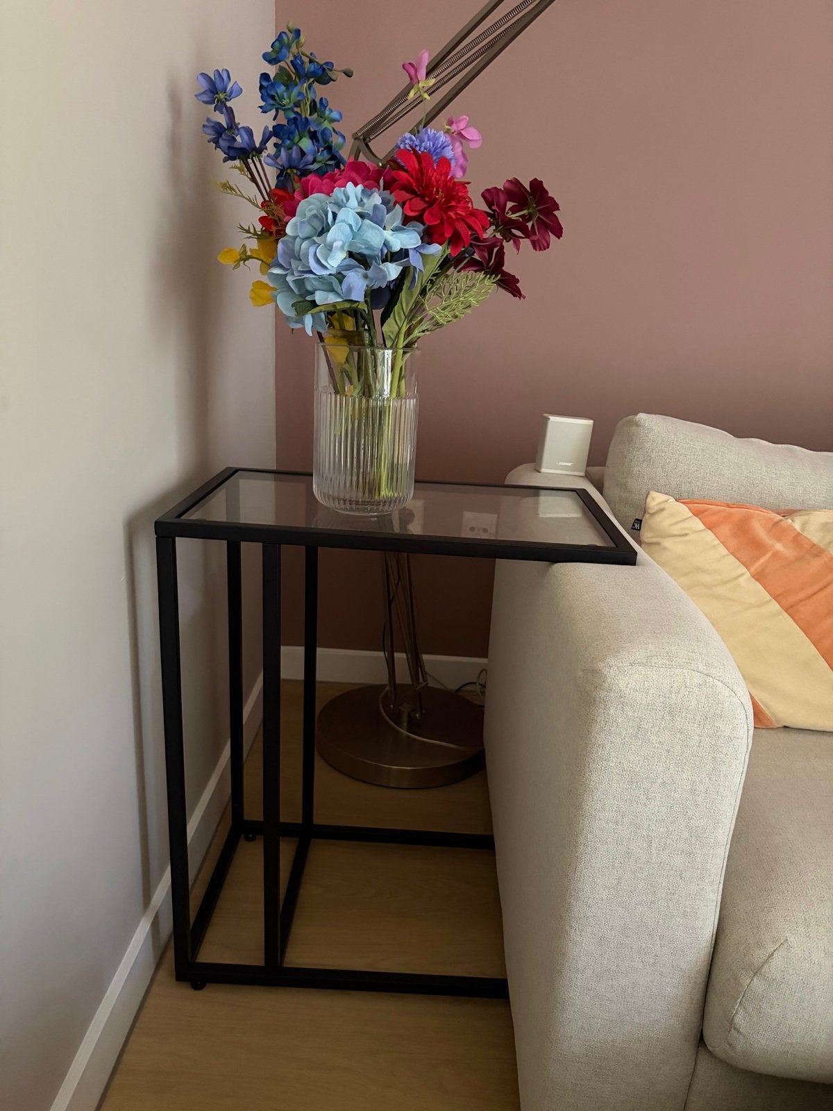 IKEA Vittsjö bijzettafel/laptoptafel met glasplaat, Huis en Inrichting, Tafels | Bijzettafels, Ophalen, Metaal of Aluminium, 55 tot 75 cm