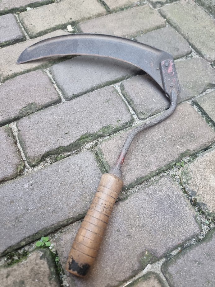 Antieke handzeis sikkel, Ophalen