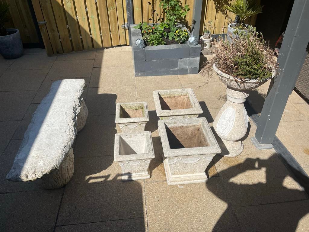 Set van 4 stenen bloempotten en 1 stenen bankje, Steen, Gebruikt, Balkon, Vierkant