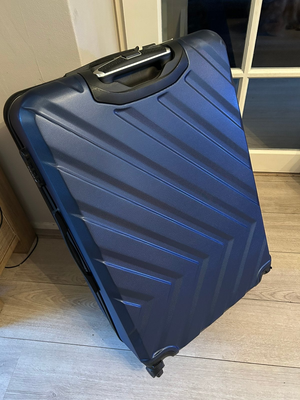 Reiskoffer Suitcase MIST 1 WIELTJE!, Ophalen, Zo goed als nieuw, Hard kunststof, 70 cm of meer