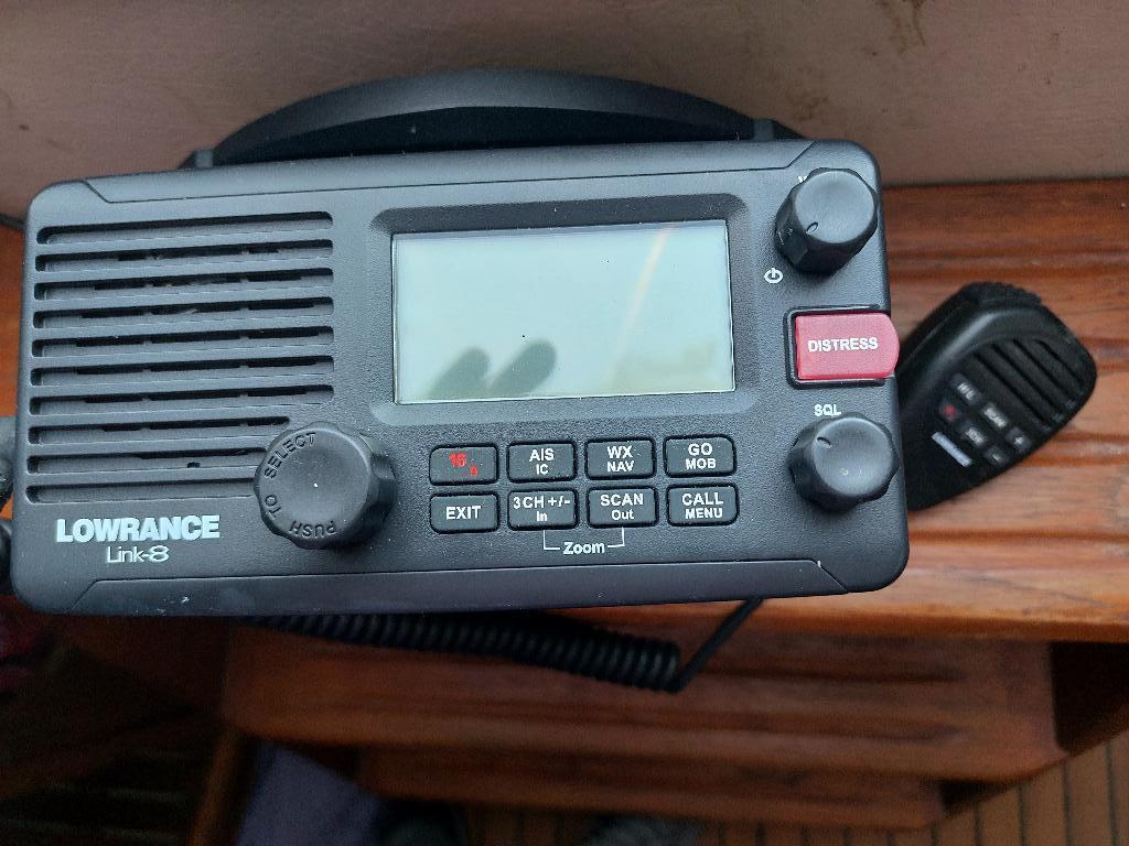 vaste in- of opbouw: marifoon Lowrance-Link8 met AIS, Ophalen of Verzenden, Zo goed als nieuw, Communicatie