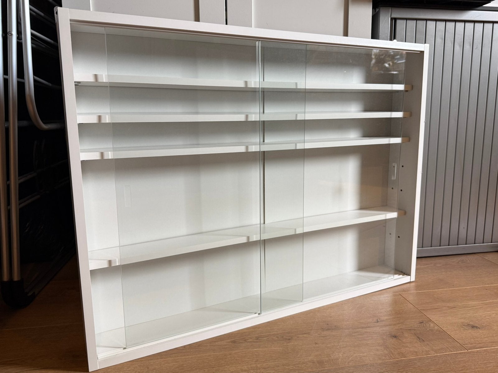 Vitrine kast hangend, Ophalen, Met plank(en), Gebruikt, 50 tot 100 cm