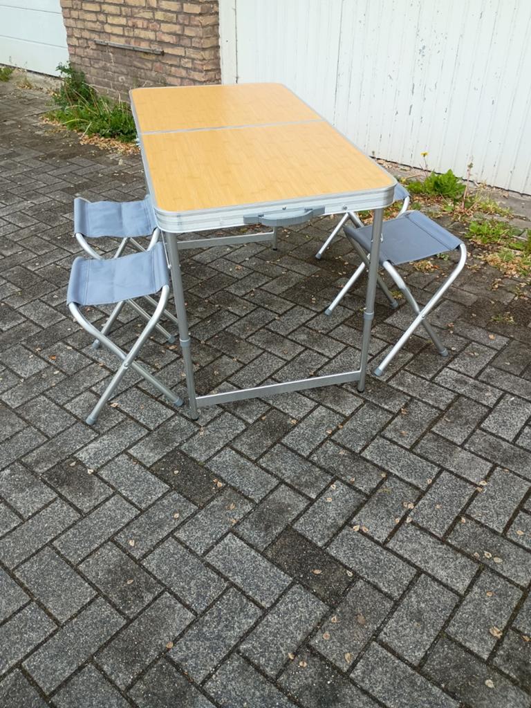 Opvouwbare campingtafel met 4 krukjes, Ophalen, Gebruikt, Campingtafel