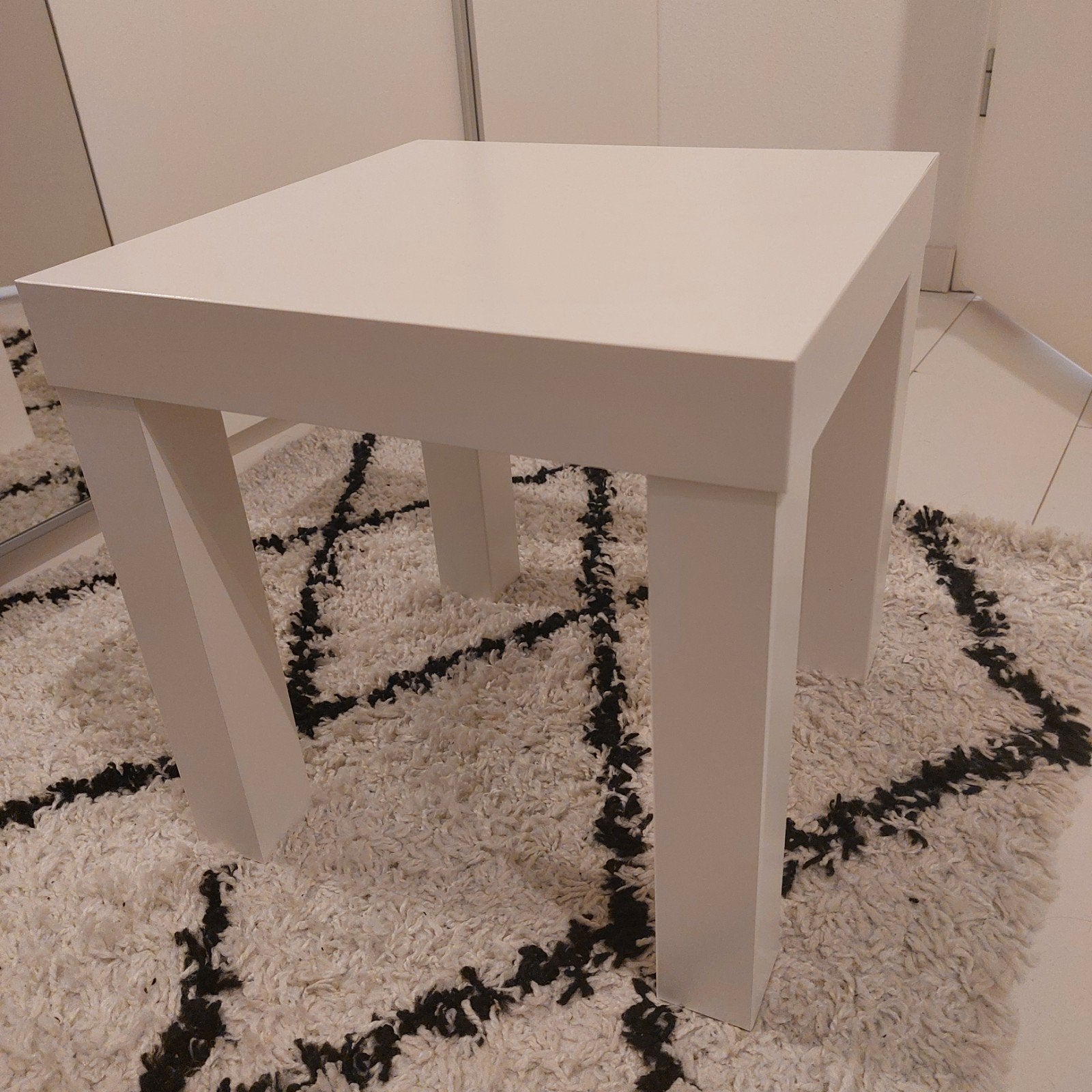 bijzettafel Lack Ikea, Huis en Inrichting, Tafels | Bijzettafels, Minder dan 55 cm, Vierkant, Zo goed als nieuw, Ophalen