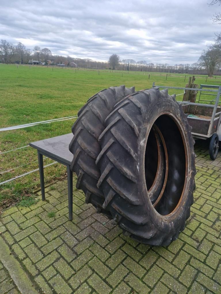 Dubbellucht 13.6 R38 tractorbanden, Ophalen
