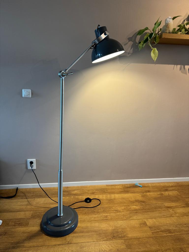 Vloerkamp industrieel, Loods 5, Huis en Inrichting, Lampen | Vloerlampen, Ophalen, Gebruikt, Metaal, 150 tot 200 cm