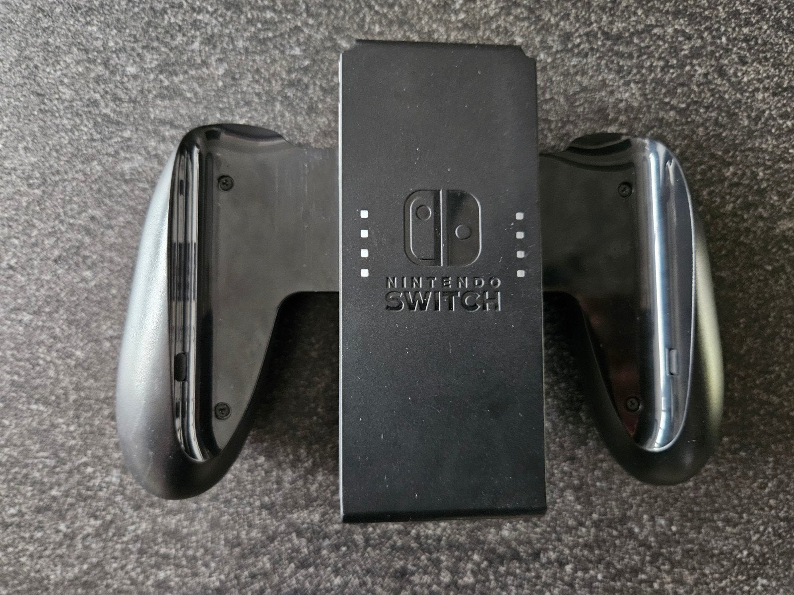 Foto 9 van Nintendo Switch OLED Wit + 3 Games & Accessoires