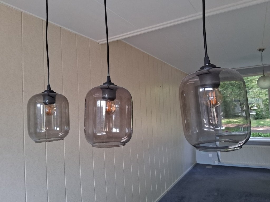 hanglamp met 3 glazen kelken, Ophalen