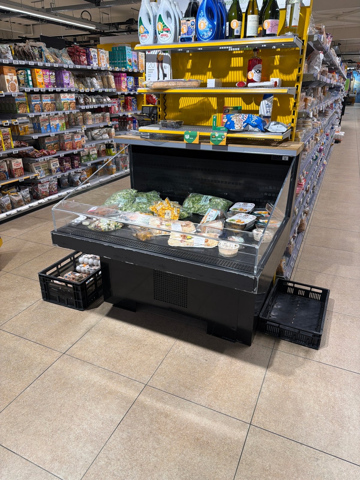 Koelvitrine voor supermarkt of winkel, Ophalen