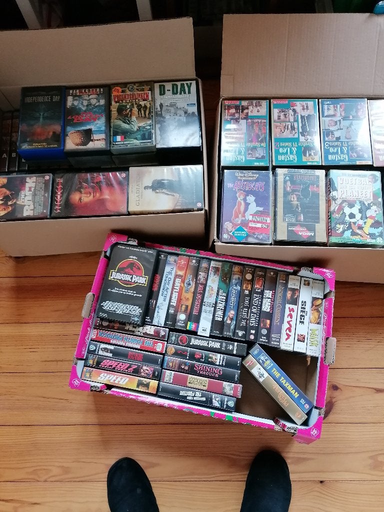 VHS  Groot lot videobanden +- 300 stuks, zie lijst, Cd's en Dvd's, Ophalen, Alle leeftijden, Overige genres, Nederlands ondertiteld