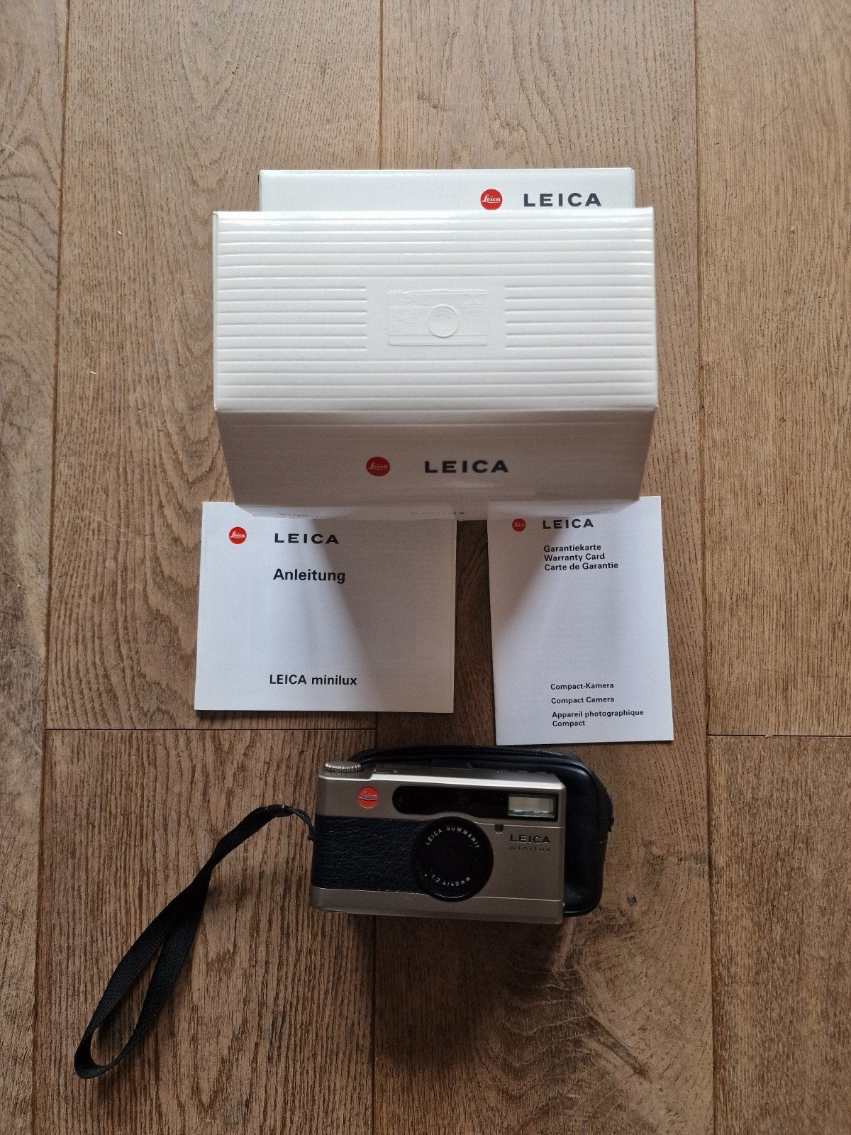 Leica minilux Sumarit 1:2.4 40mm

De Leica Minilux, Ophalen of Verzenden, Zo goed als nieuw, Compact, Leica