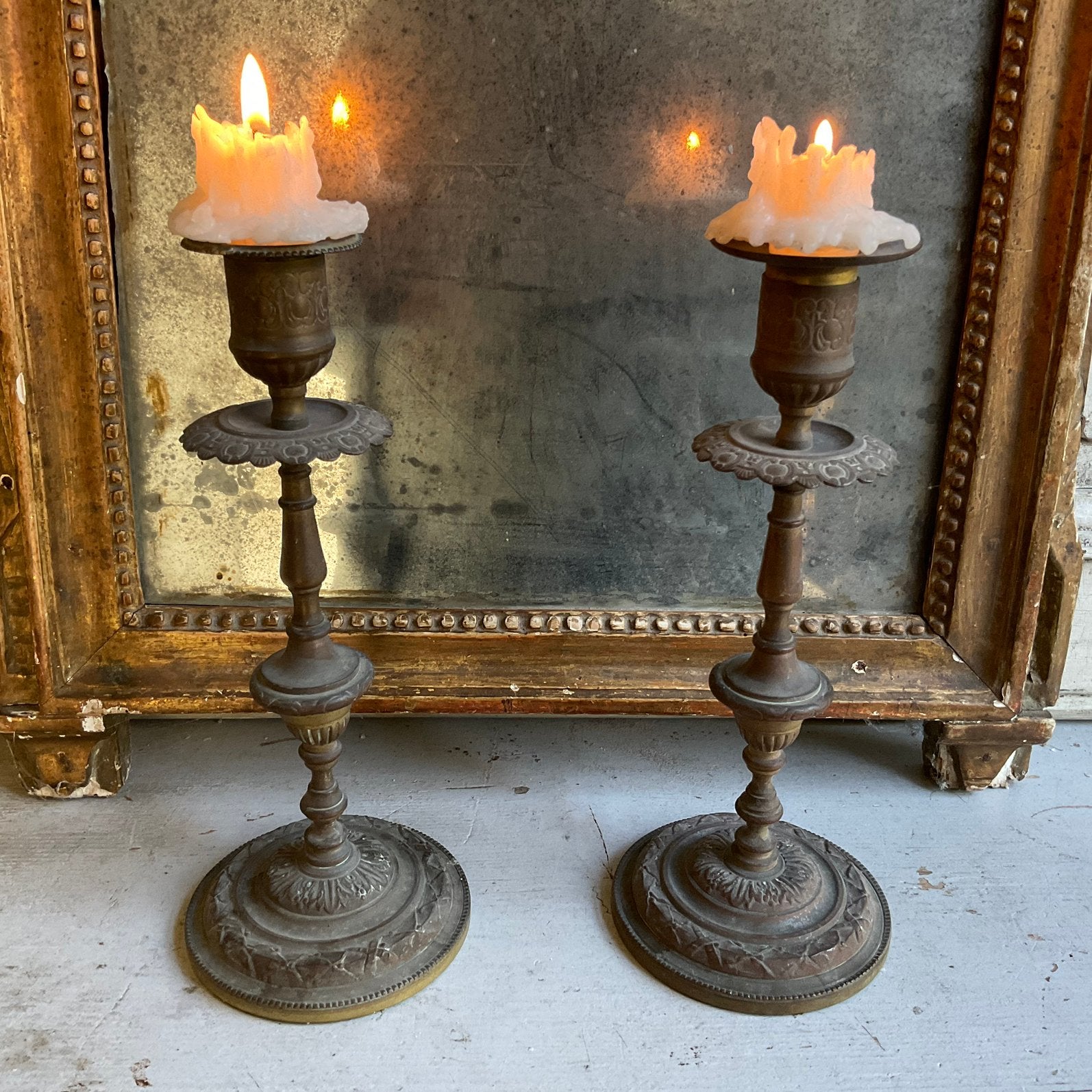 Antieke kandelaarssamen €45 *tres jolie duiven*, Verzenden, Koper of Brons