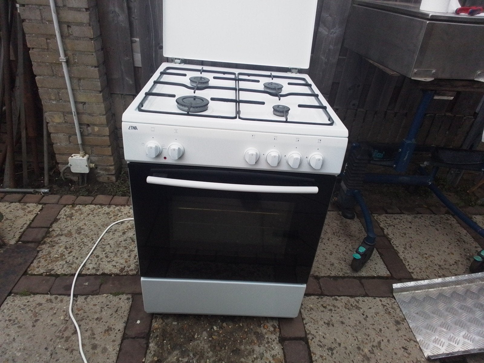 Etna Gasfornuis met Oven - Vrijstaand, 4 Kookzones, Witgoed en Apparatuur, Fornuizen, Ophalen, Gebruikt, 60 cm of meer, Grill