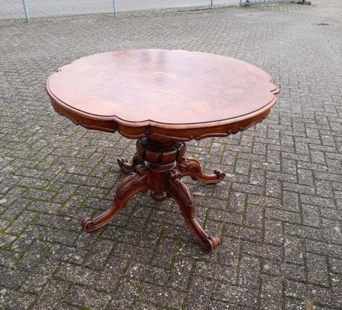 Mooie noten eet tafel geschulpte rand, Ophalen of Verzenden