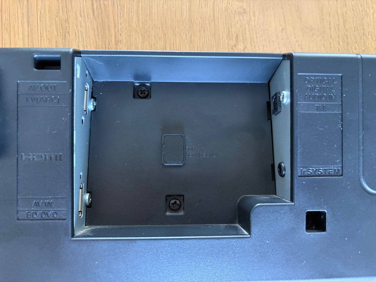 Foto 4 van Panasonic SU-HTB690 Home Theater Audio Systeem Soundbar