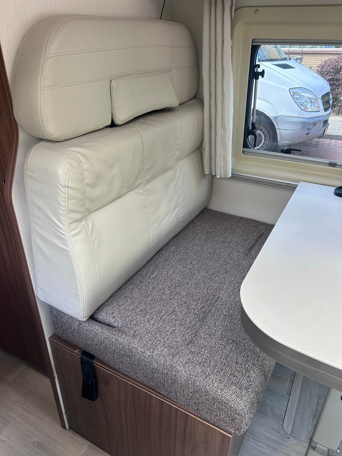 Foto 17 van Pilote V600G Buscamper - AUTOMAAT- Compact en Compleet