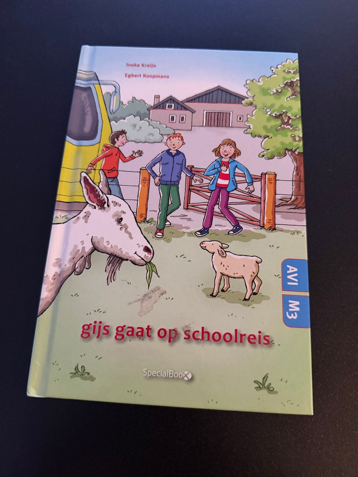 Gijs gaat op schoolreis - AVI M3 kinderboek, Ophalen of Verzenden, Zo goed als nieuw, Fictie algemeen