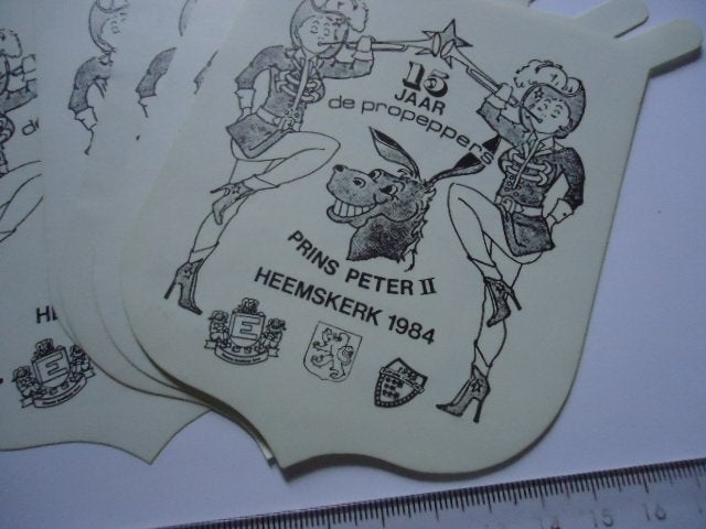 sticker oud Heemskerk Carnaval strip Propeppers pinup cv 5x, Verzenden, Zo goed als nieuw, Bedrijf of Vereniging