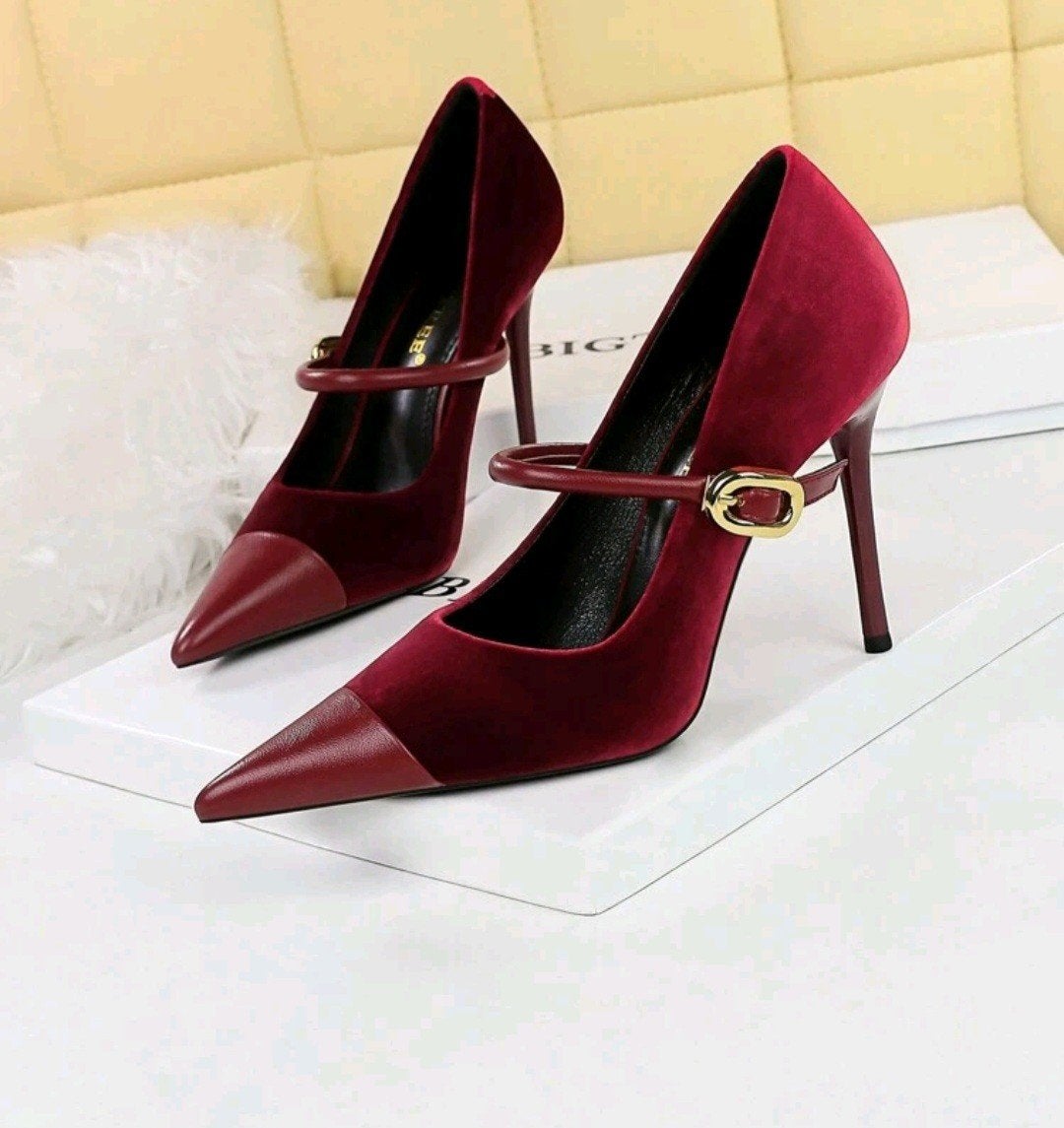 Nieuwe Elegante Pumps met Puntneus en Enkelbandje - 2 Kleure, Kleding | Dames, Verzenden