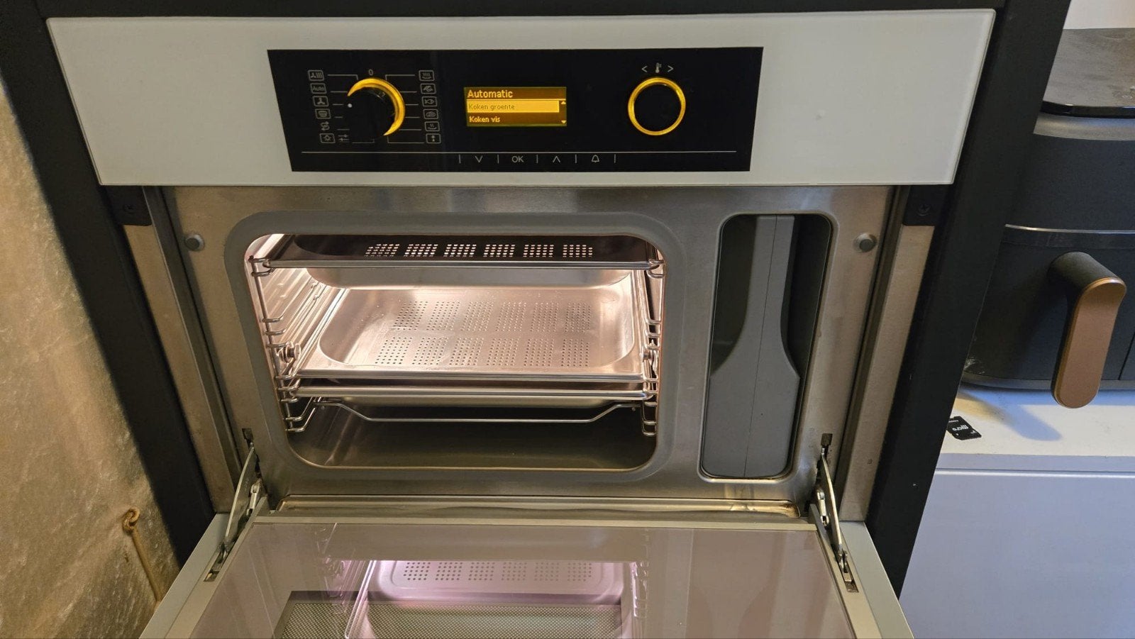 Miele Combi Stoomoven DGC5061 - Gezond Koken, Ophalen, 45 tot 50 cm, Gebruikt, Hete lucht