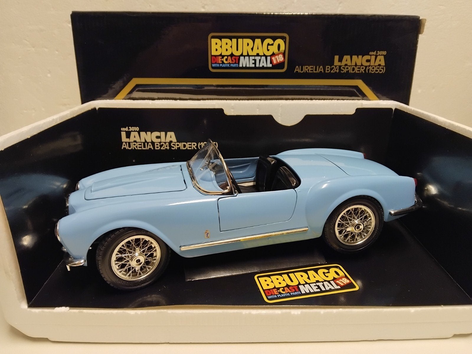 Lancia Aurelia B24 cabriolet licht blauw Bburago 1:18 KRD, Ophalen of Verzenden, Zo goed als nieuw, Auto, Bburago