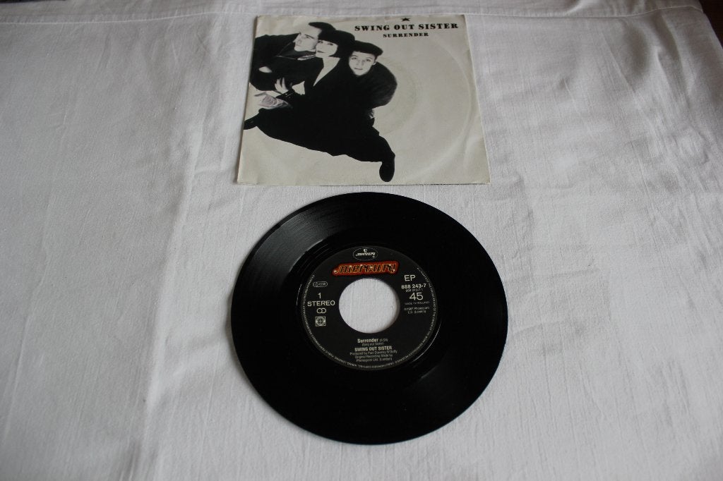 swing out sister  -  surrender, 7 inch, Ophalen of Verzenden, Zo goed als nieuw, EP