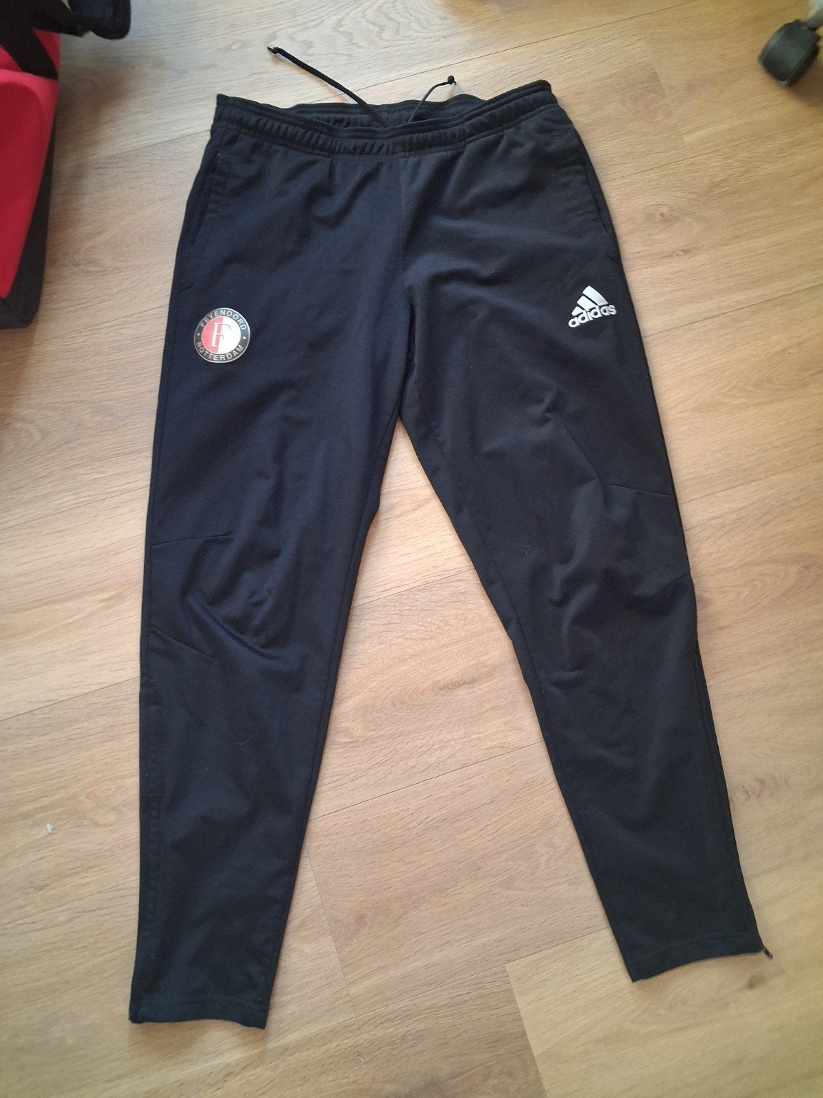 Nette Adidas Feyenoord trainingsbroek - Maat S, Kleding | Heren, Sportkleding, Zwart, Ophalen of Verzenden, Zo goed als nieuw