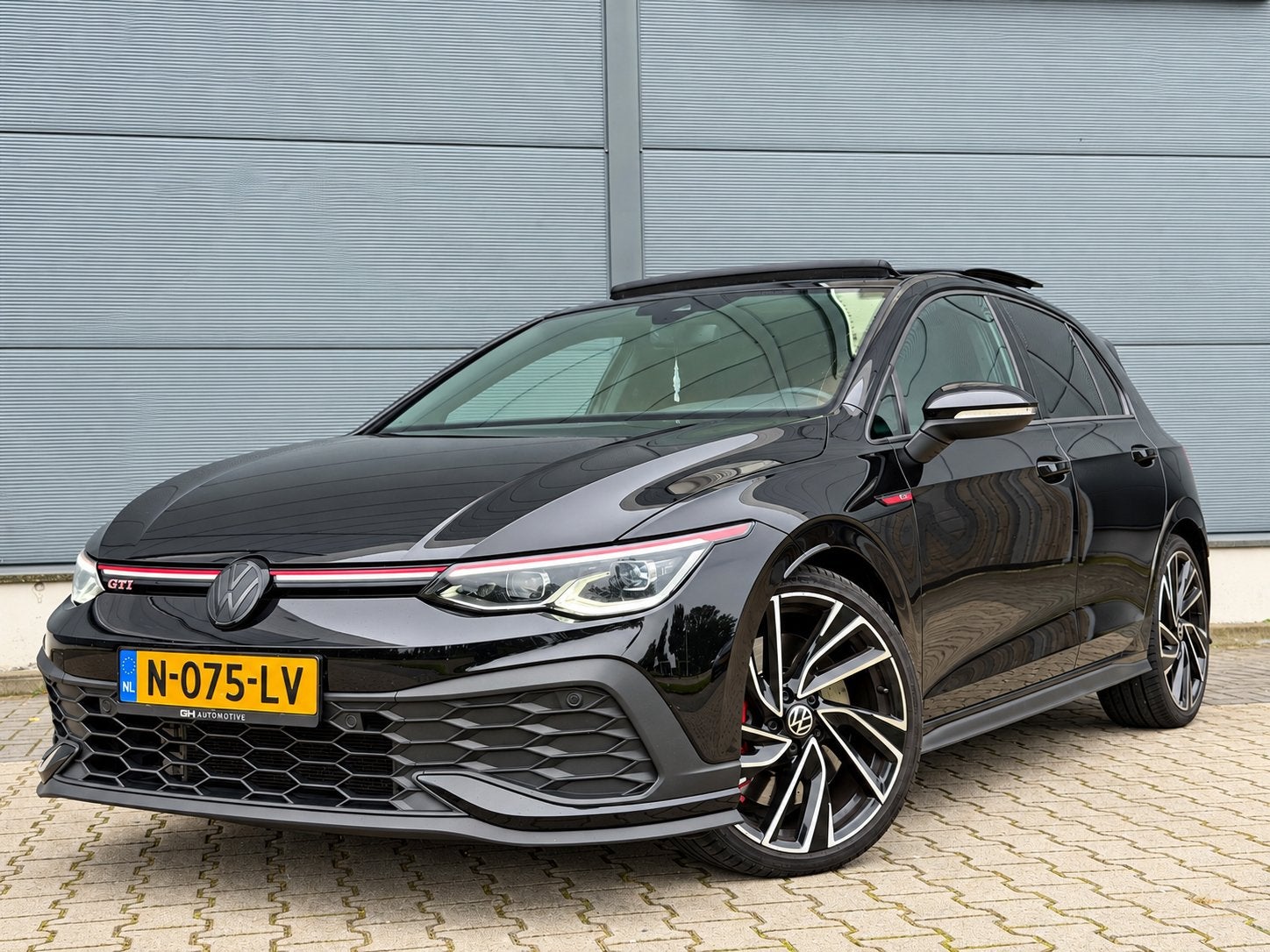 Volkswagen Golf 8 GTI Clubsport |FULL OPTION |PANO |IQ LIGHT, Auto's, 4 cilinders, 1984 cc, Zwart, 301 pk
