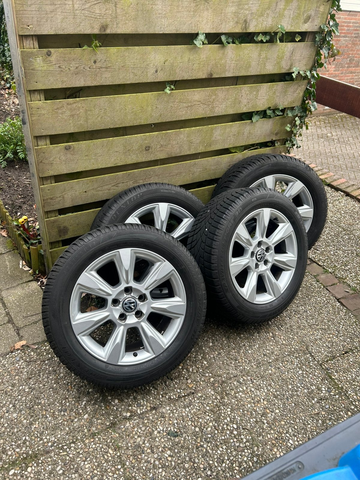Set winterbanden op 17 inch velgen, Auto-onderdelen, 17 inch, 225 mm, Winterbanden, Ophalen of Verzenden