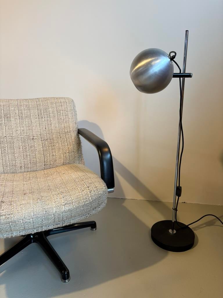 Gepo Eyeball lamp bollamp, Huis en Inrichting, Lampen | Vloerlampen, Zo goed als nieuw, Minder dan 100 cm, Metaal, Ophalen