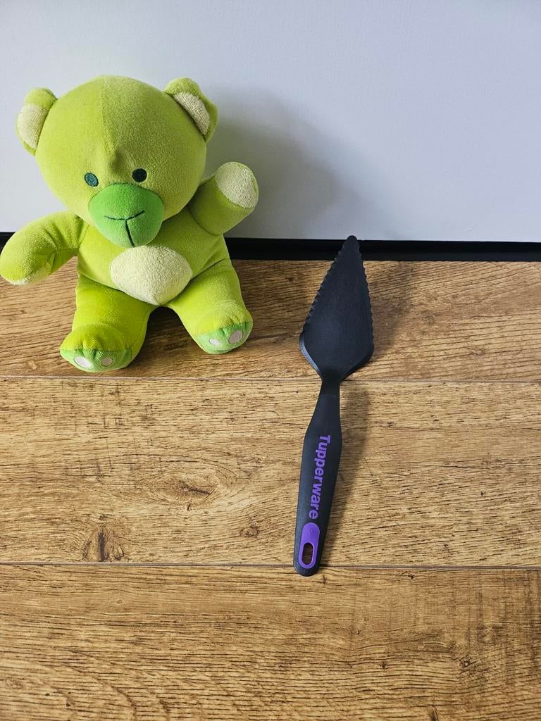 Tupperware nieuwe taartschep - zwart paars, Huis en Inrichting, Keuken | Tupperware, Ophalen of Verzenden, Nieuw, Paars, Overige typen