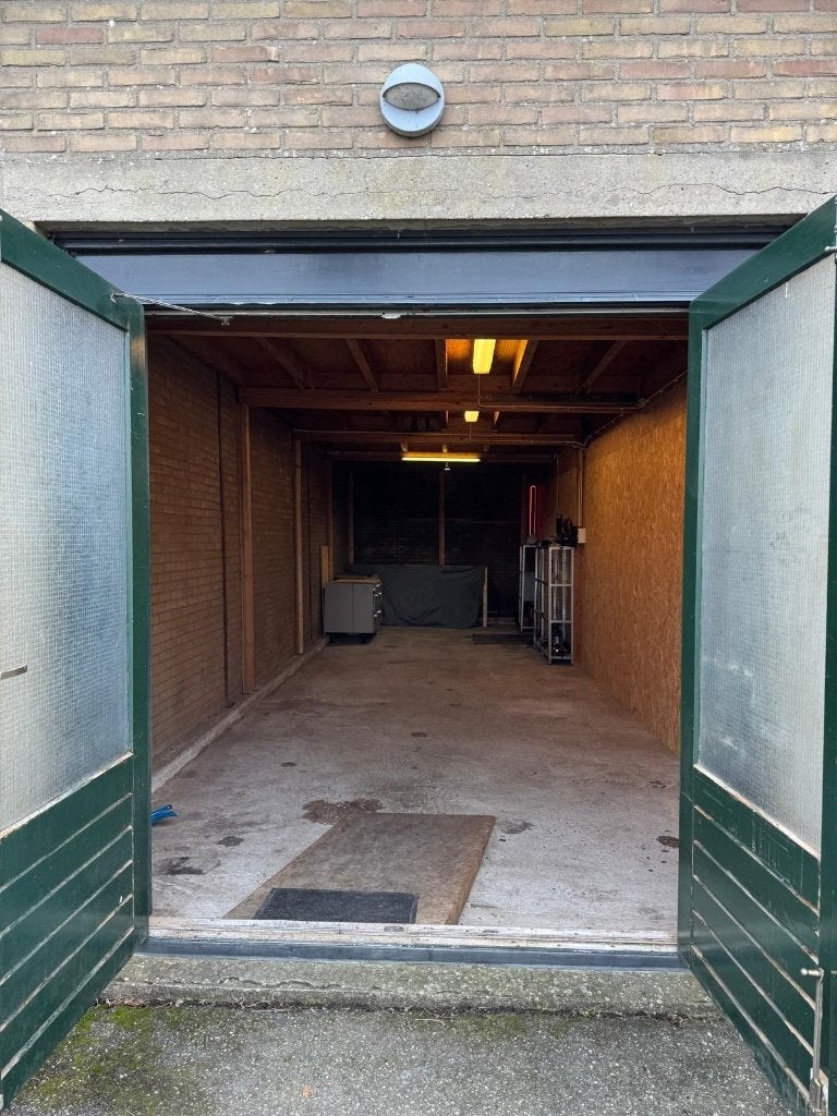 Opslag/bedrijfsruimte te huur 12m x 3.6m (43 m2), Opslag