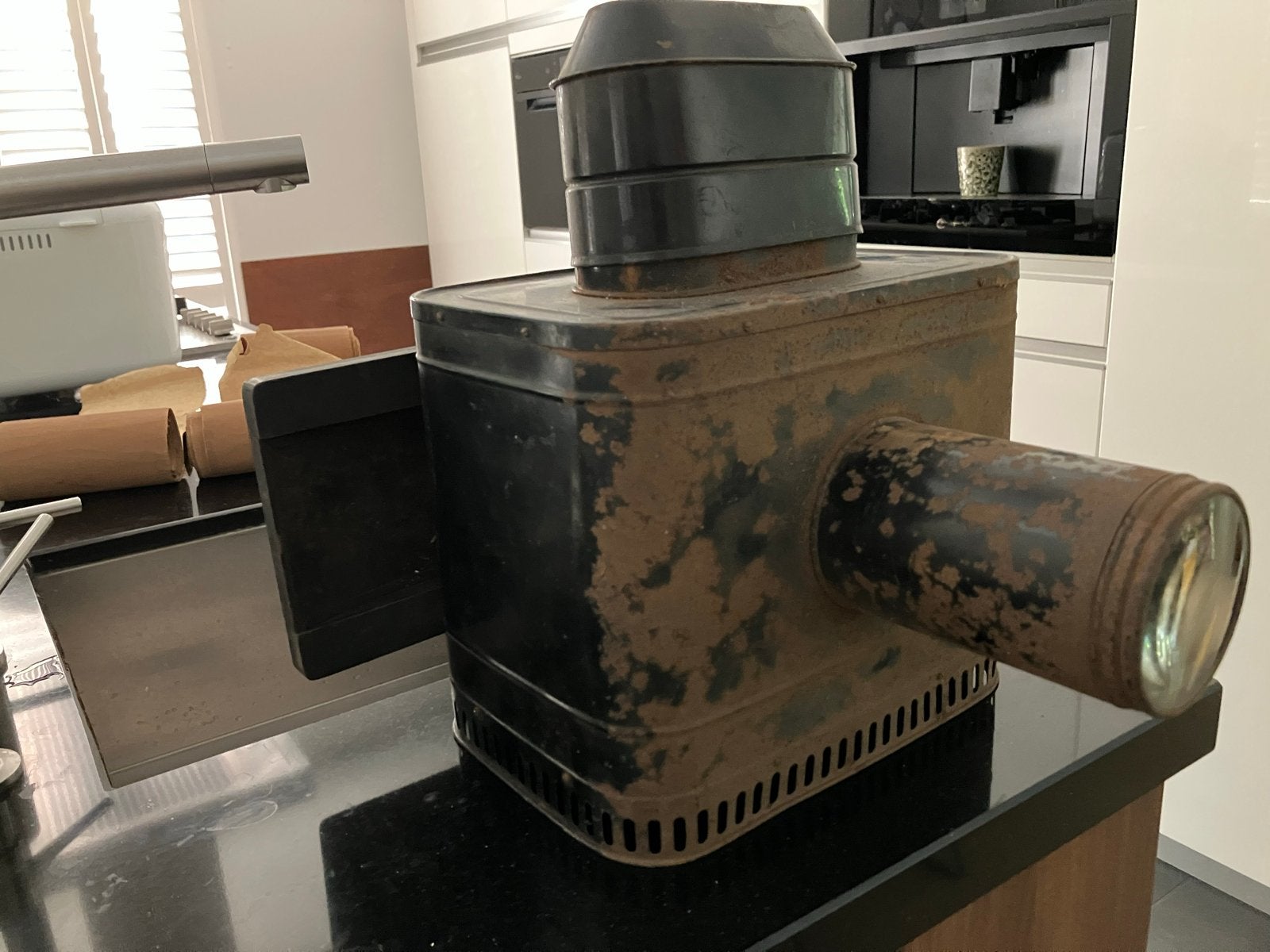 Antieke Toverlantaarn / Magic Lantern met filmrollen, Ophalen