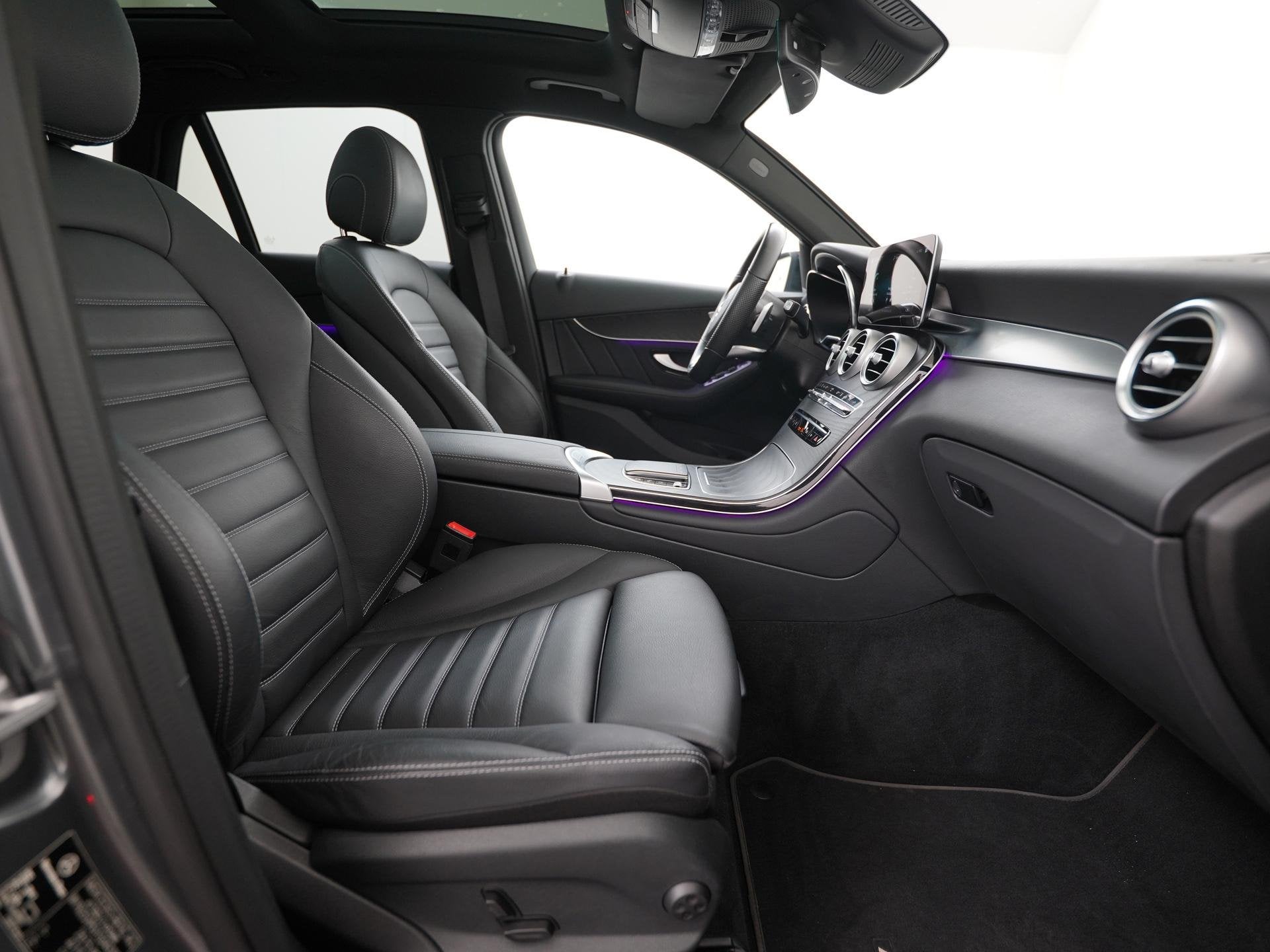 Mercedes-Benz GLC-klasse 300e 4MATIC AMG Night | Panoramadak, Auto's, Automaat, 12 maanden, 14 kWh, Gebruikt