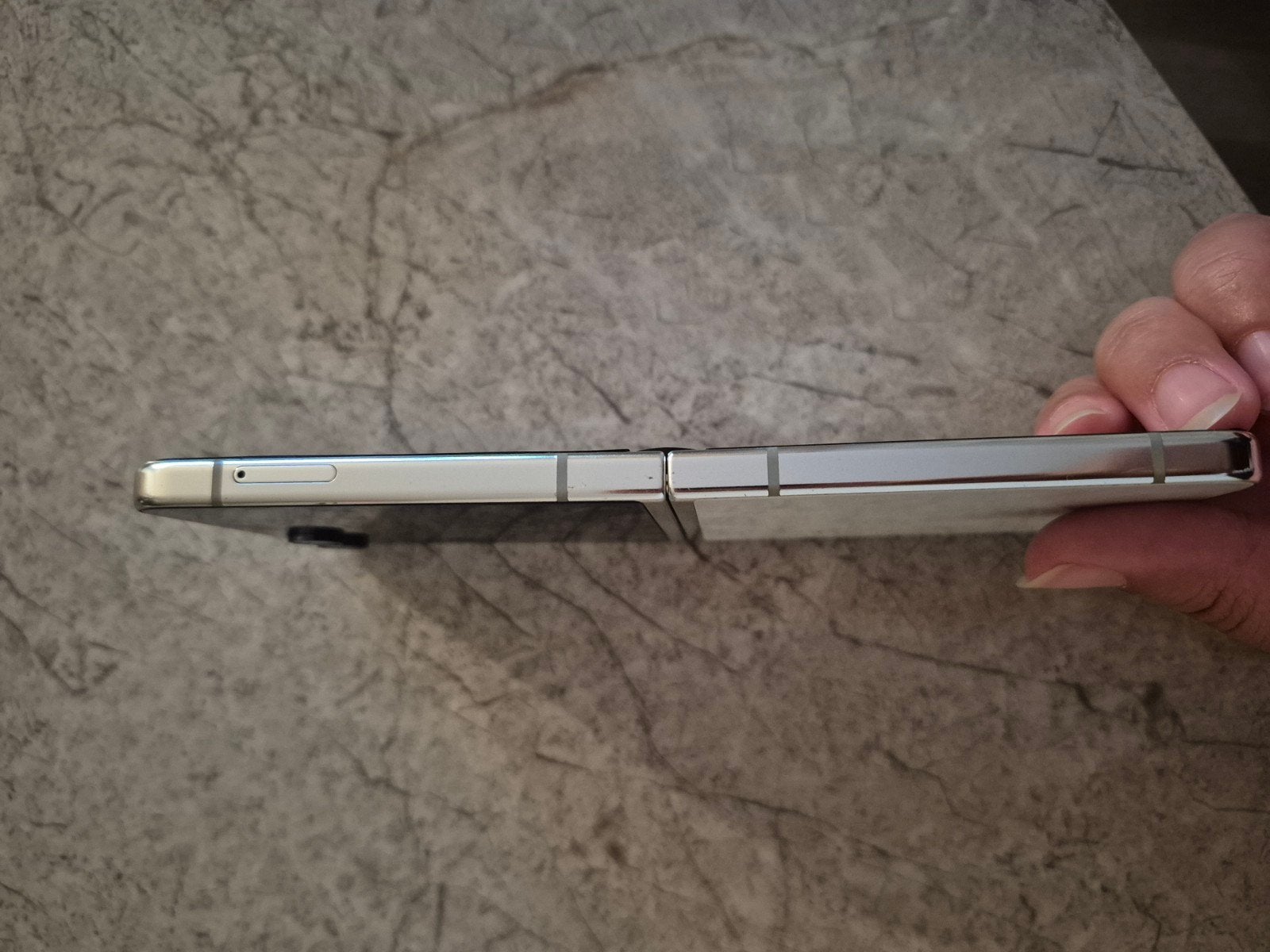 Foto 5 van Samsung Galaxy Z Flip5 256GB – krasvrij + hoesje